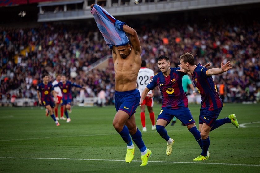 लालिगाको शीर्ष स्थानमा पुग्यो बार्सिलोना, रियल मड्रिड १ अंकले पछि