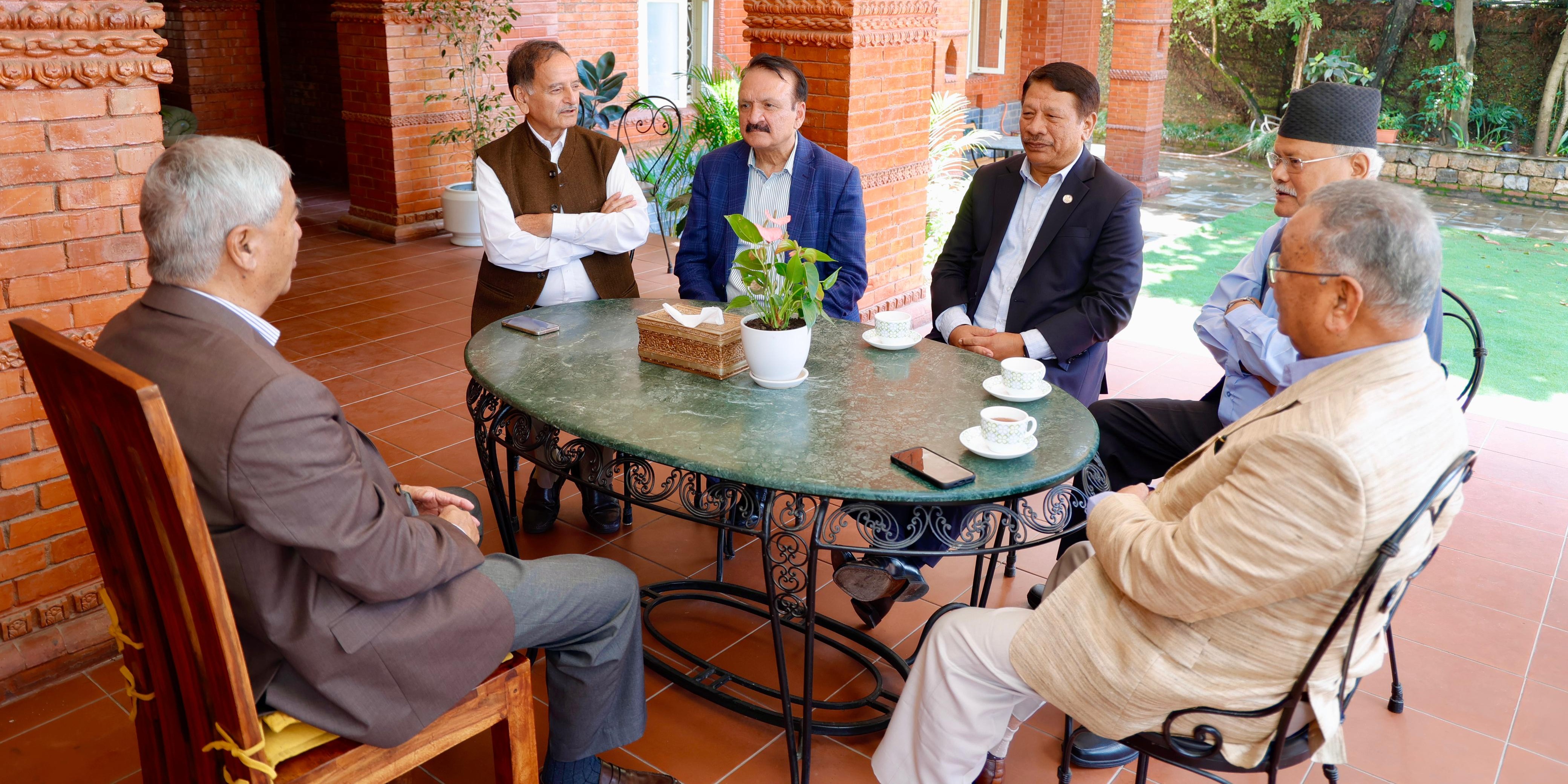 चाक्सीबारीको छलफलपछि बूढानीलकण्ठ पुगे कांग्रेसका पाँच पूर्वपदाधिकारी