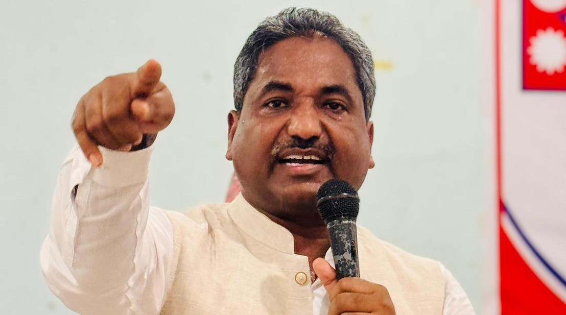 प्रधानमन्त्री कार्कीलाई प्रभु साहले भने- राजदूतको सेलेक्सनमा होइन इलेक्सनमा ध्यान दिनुस्